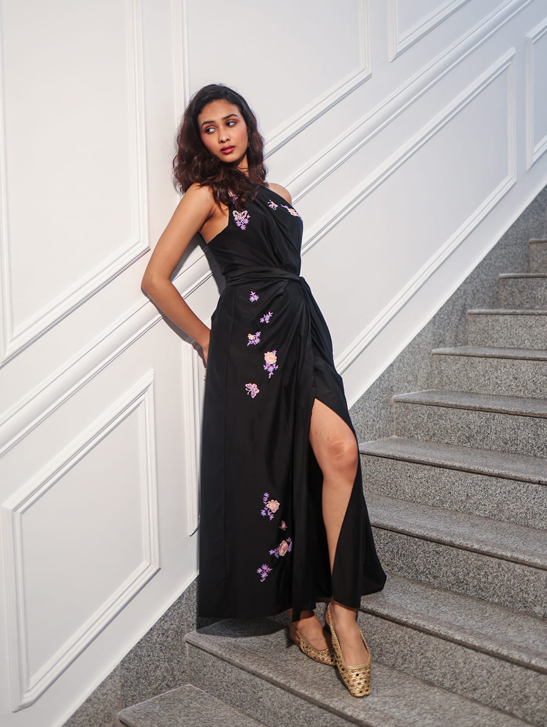 AURA WRAP BLACK DRESS WITH SNOW LILY EMBROIDERY IN COTTON SILK (BLACK)