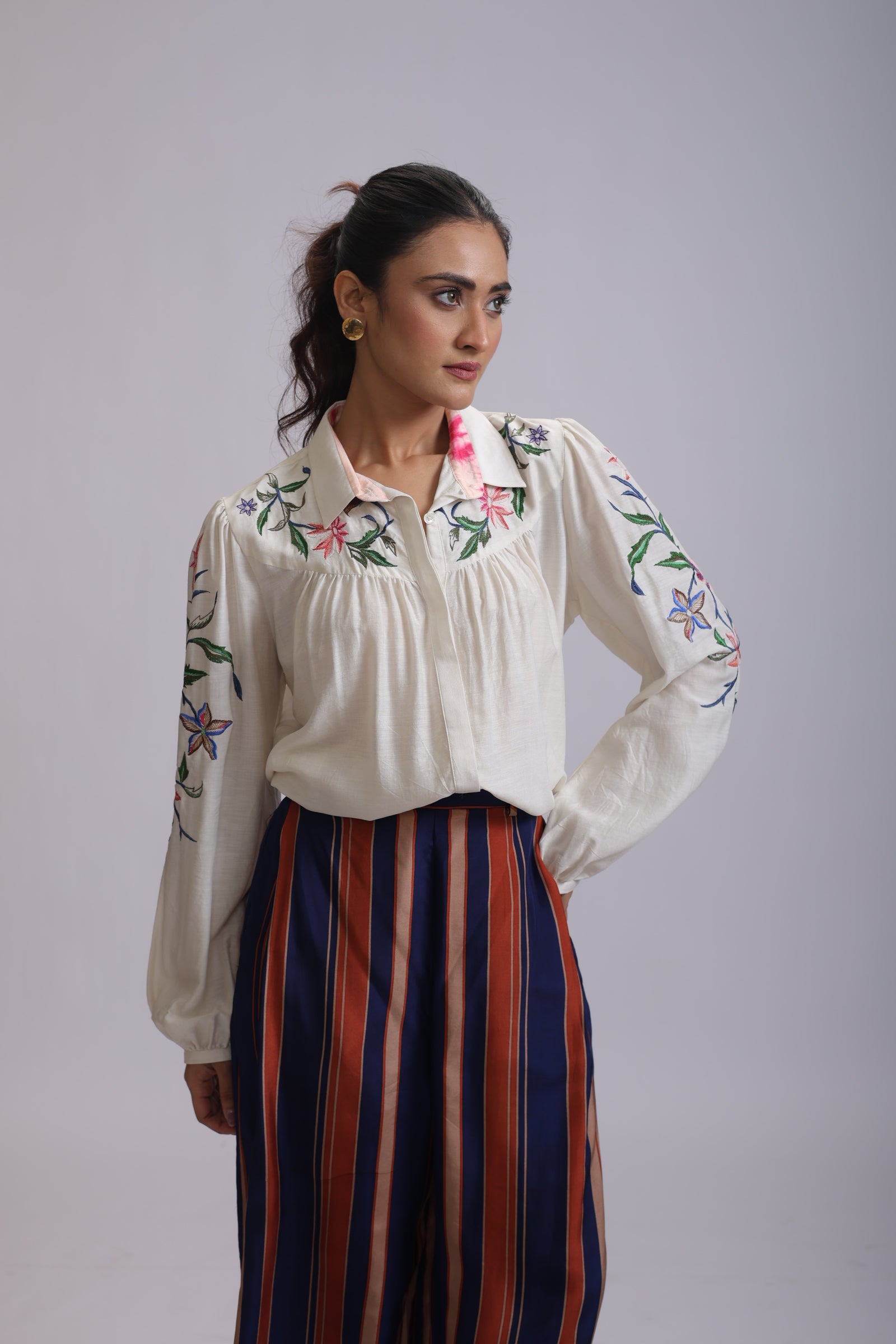 BIYANKA BLOUSE PANORAMA FLOWER EMBROIDERY
