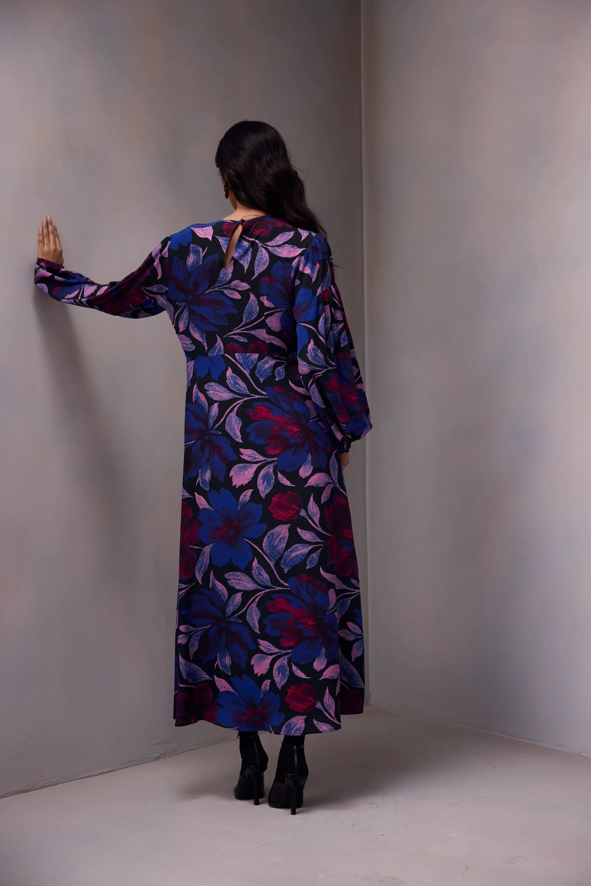Victoria Dress Long In Printed Silk