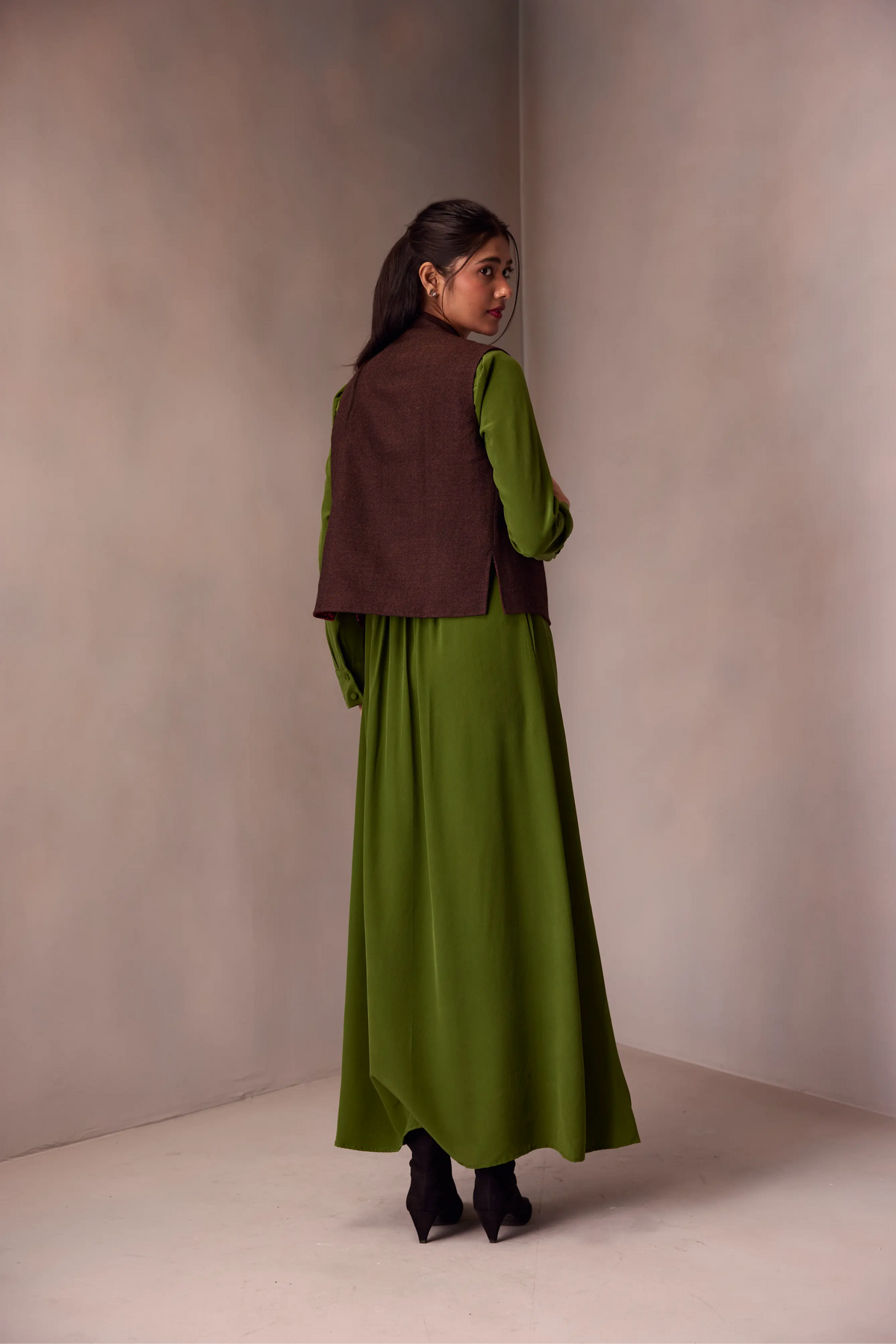 Tavishi Waist Coat In Merino Wool With Healing Embroidery