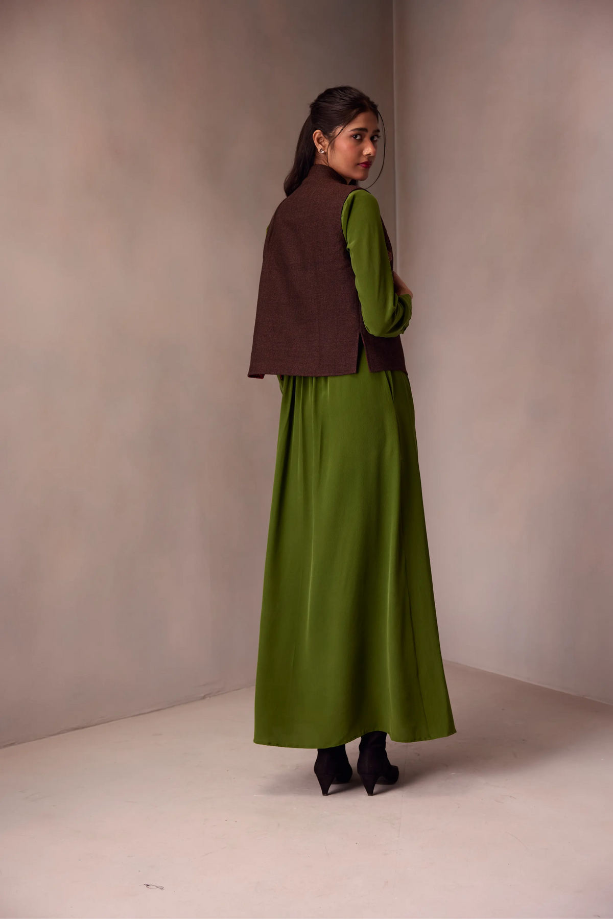 Tavishi Waist Coat In Merino Wool With Healing Embroidery