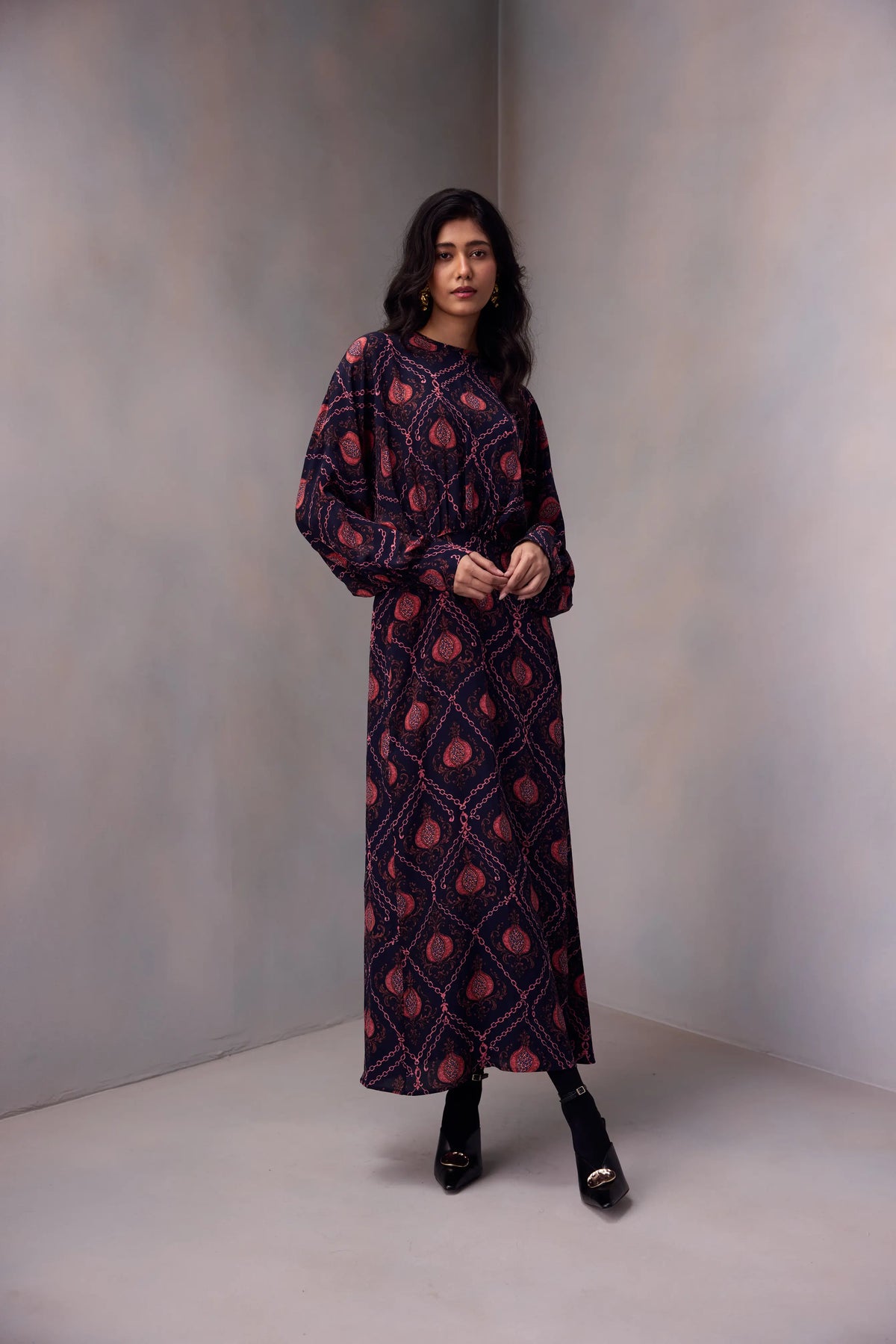 Monique Dress Long in Printed Silk