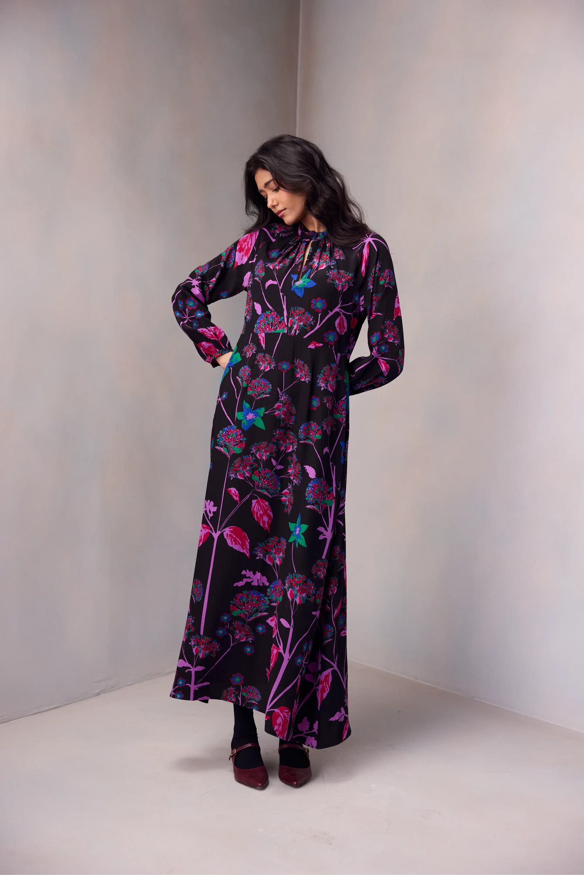 Veena Dress MIDI In Printed Silk