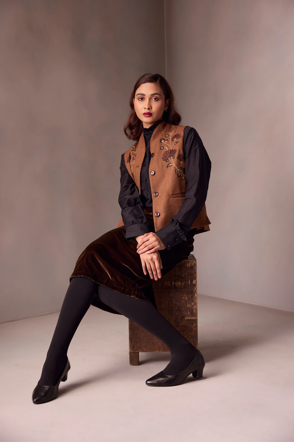 Tavishi Waist Coat In Merino Wool With Healing Embroidery