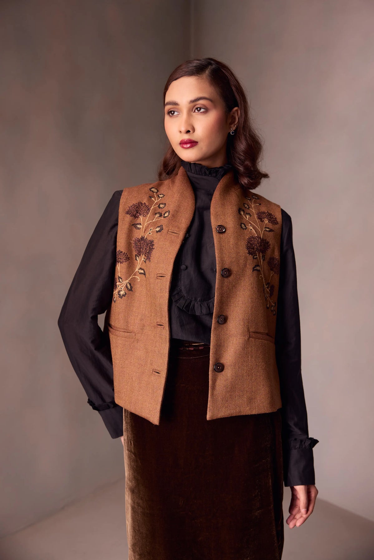 Tavishi Waist Coat In Merino Wool With Healing Embroidery