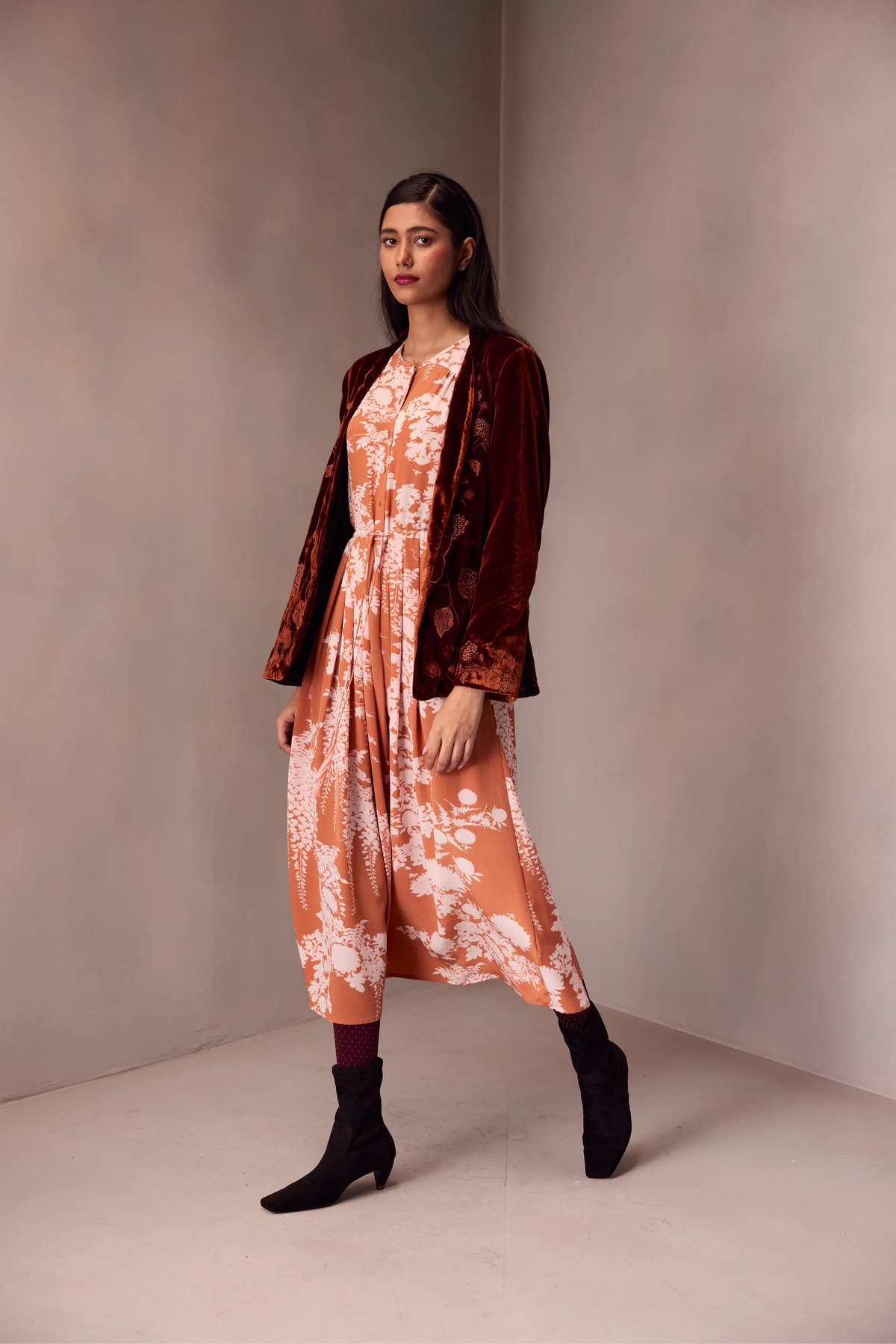 Shasha Blazer In Silk Velvet With Healing Embroidery