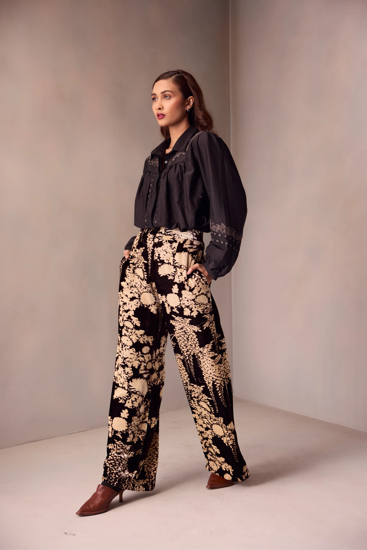 Biyanka Blouse In Silk Cotton With Lace Embroidery