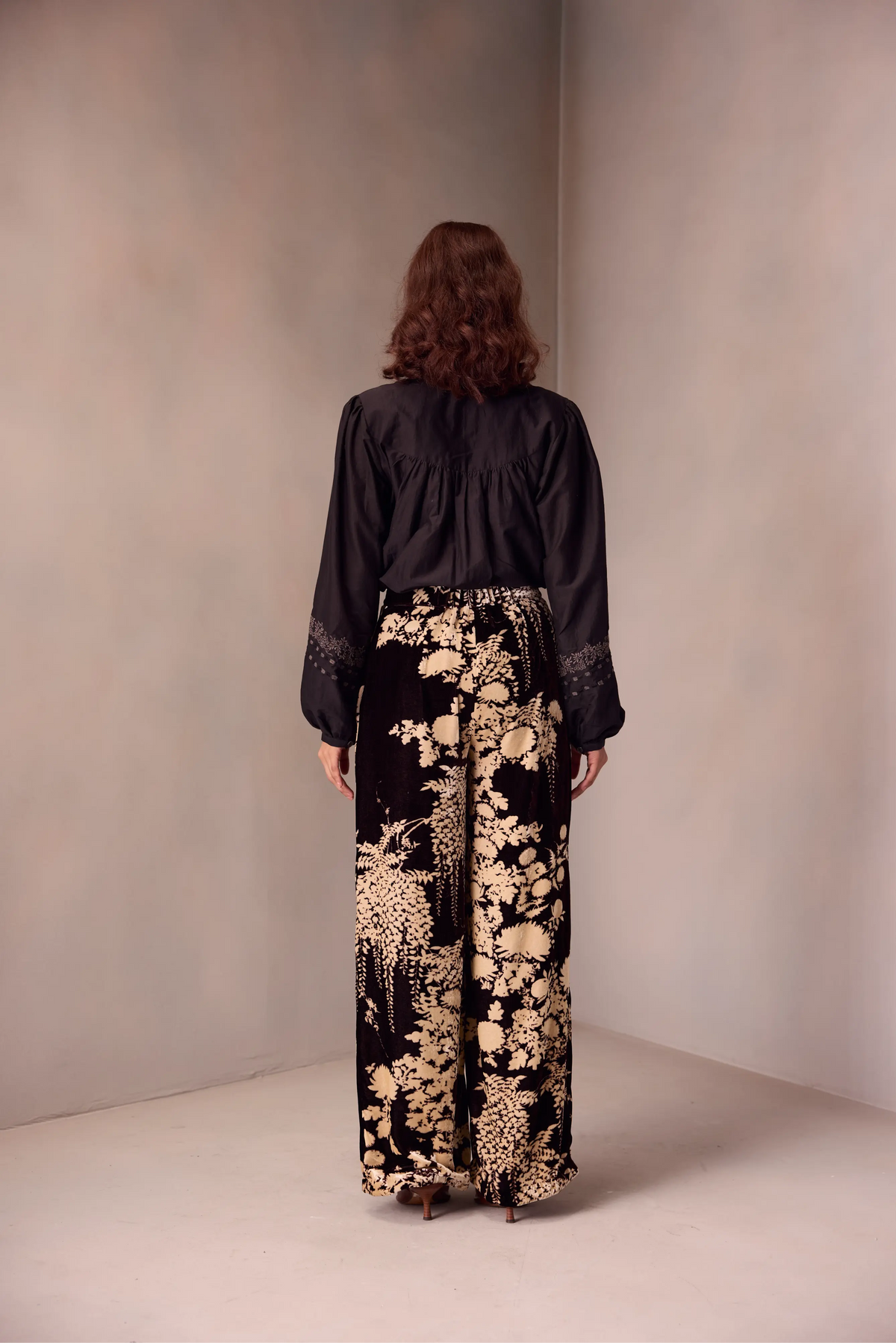 Biyanka Blouse In Silk Cotton With Lace Embroidery