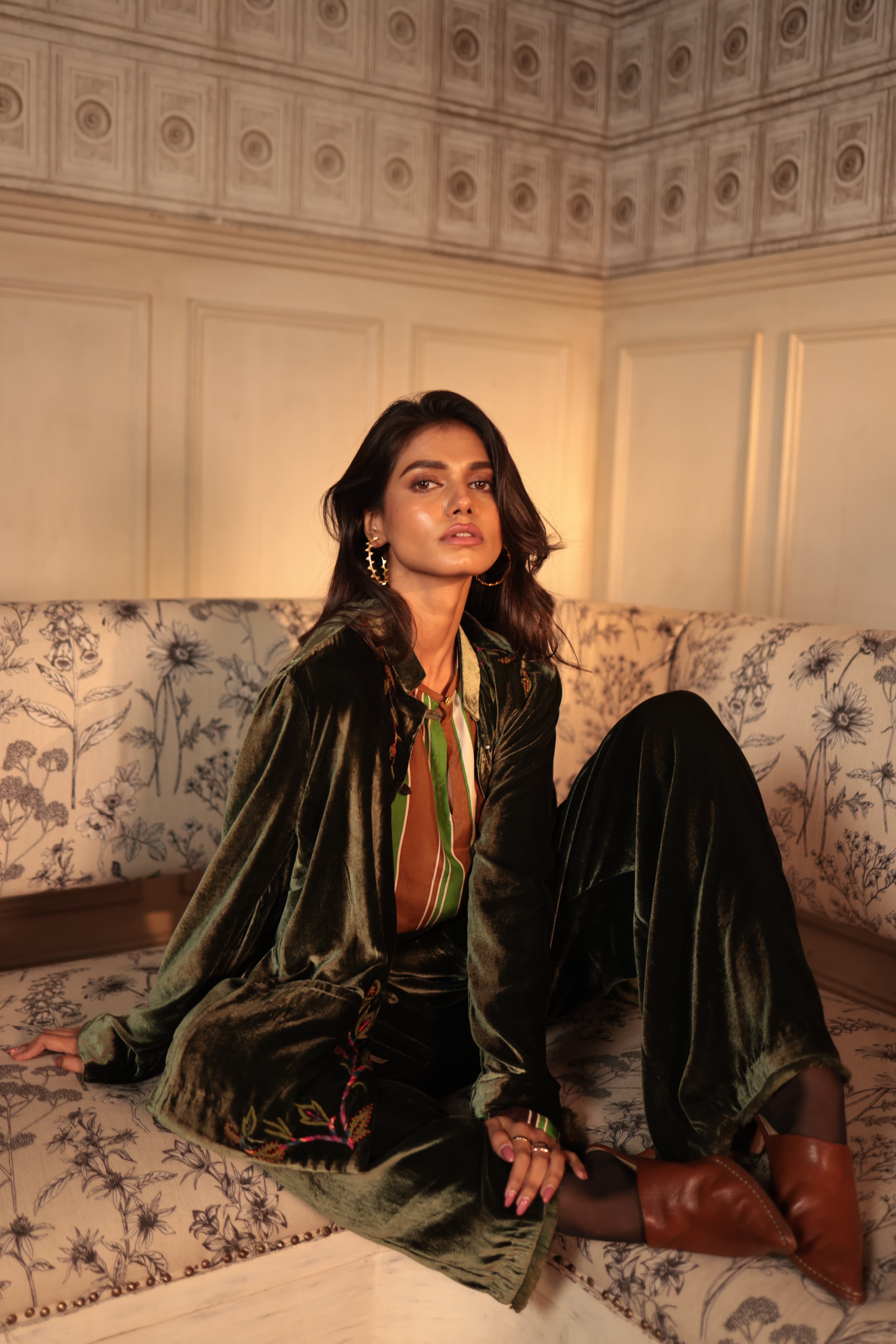 SAMEERA JACKET WITH GLOWING ROSE EMBROIDERY