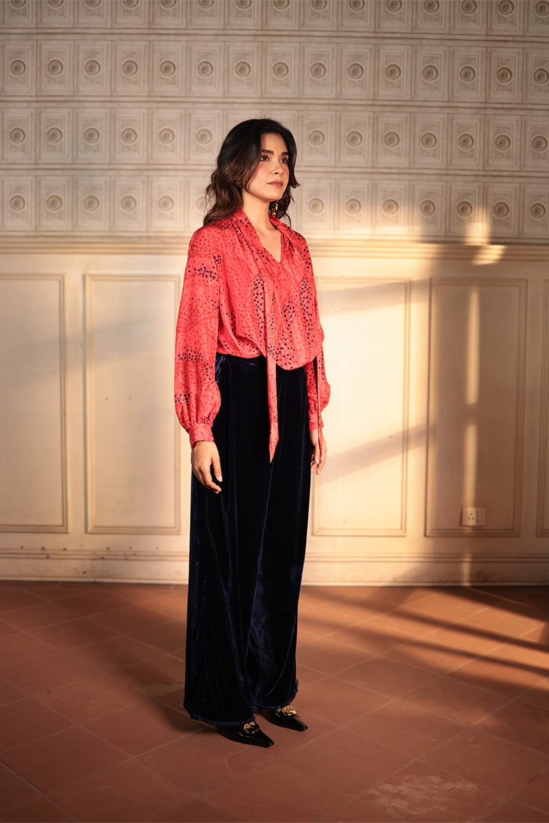 TIE BLOUSE SILK WITH LITTLE ROSE DETAIL