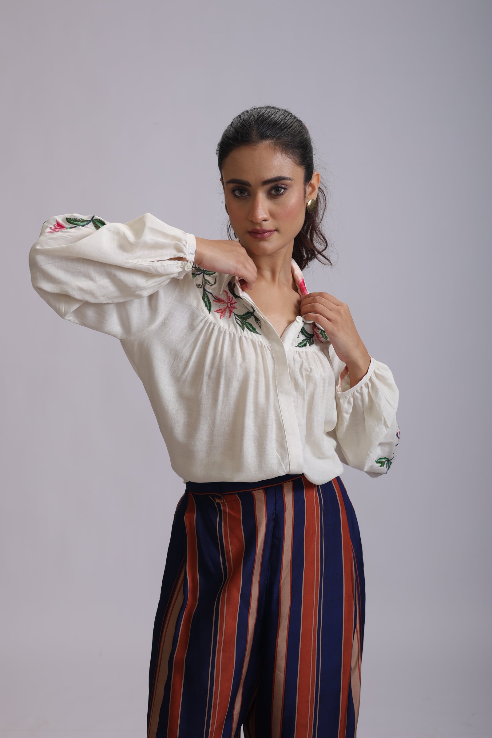 BIYANKA BLOUSE PANORAMA FLOWER EMBROIDERY