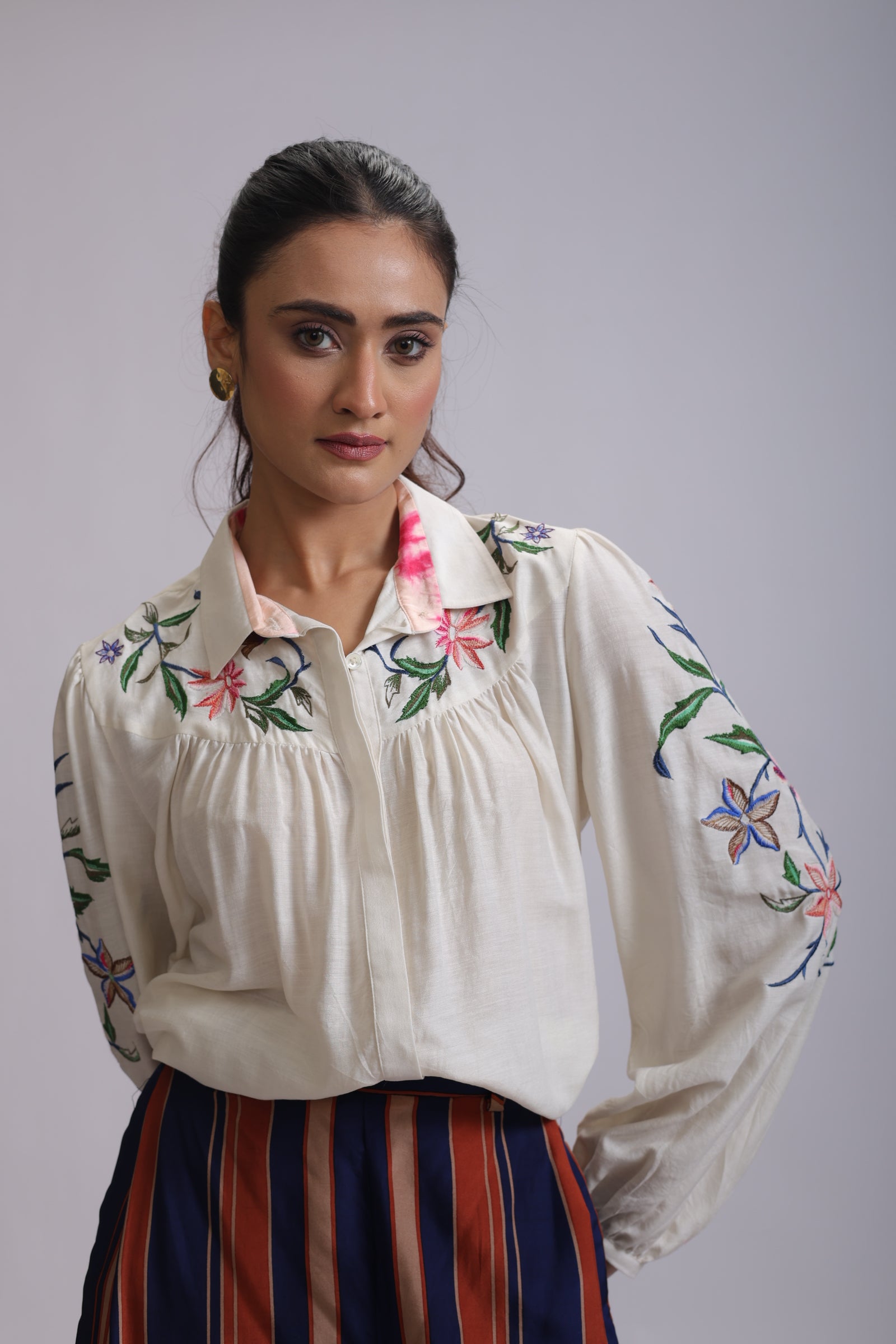BIYANKA BLOUSE PANORAMA FLOWER EMBROIDERY