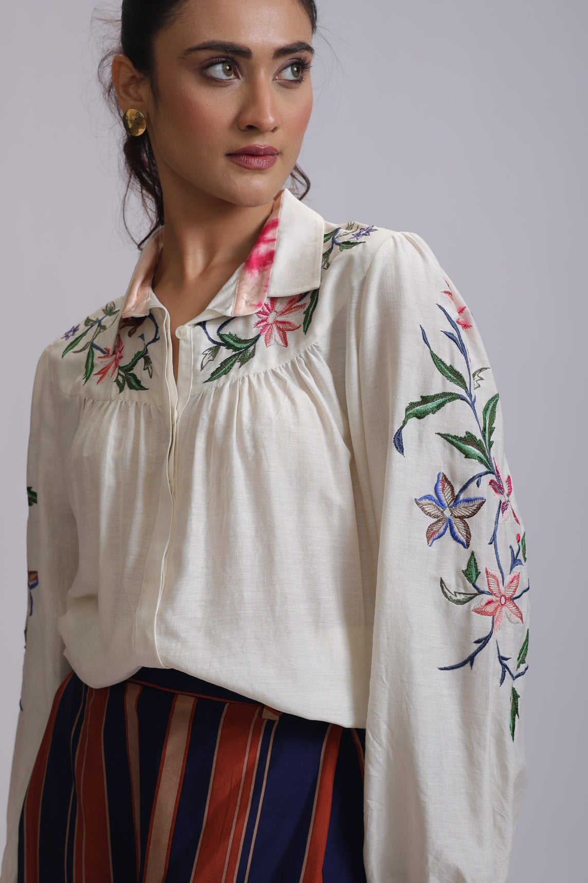 BIYANKA BLOUSE PANORAMA FLOWER EMBROIDERY