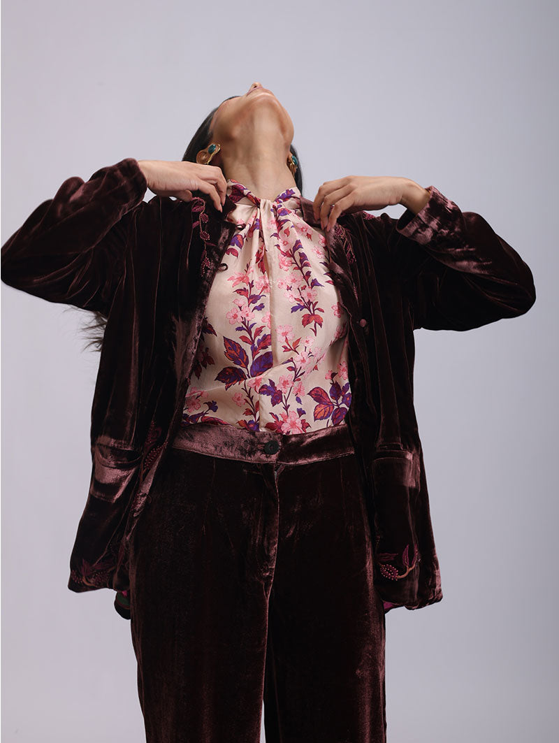 SAMEERA JACKET WITH GLOWING ROSE EMBROIDERY