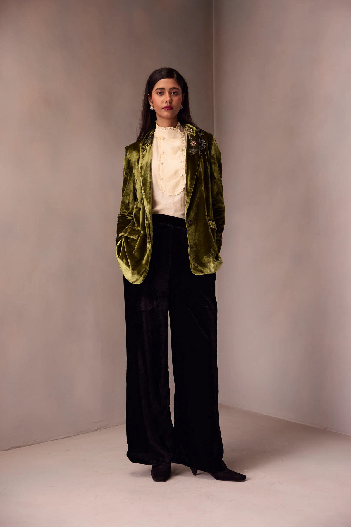 Jasmine Blazer With Brooches Emb.