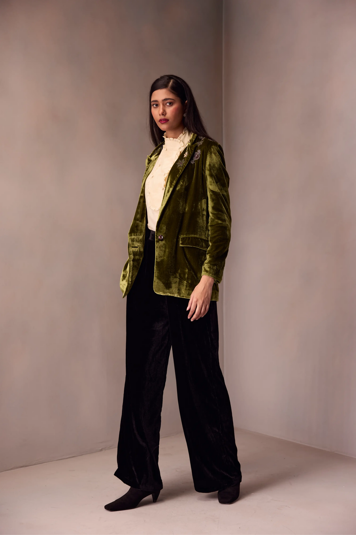 Jasmine Blazer With Brooches Emb.