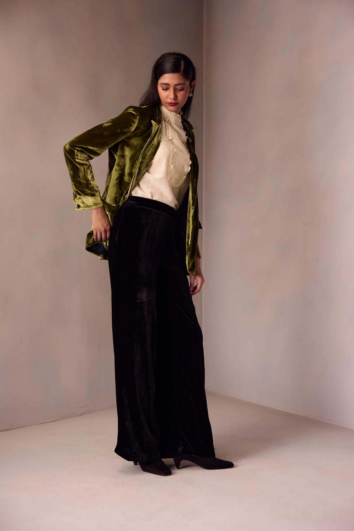 Jasmine Blazer With Brooches Emb.