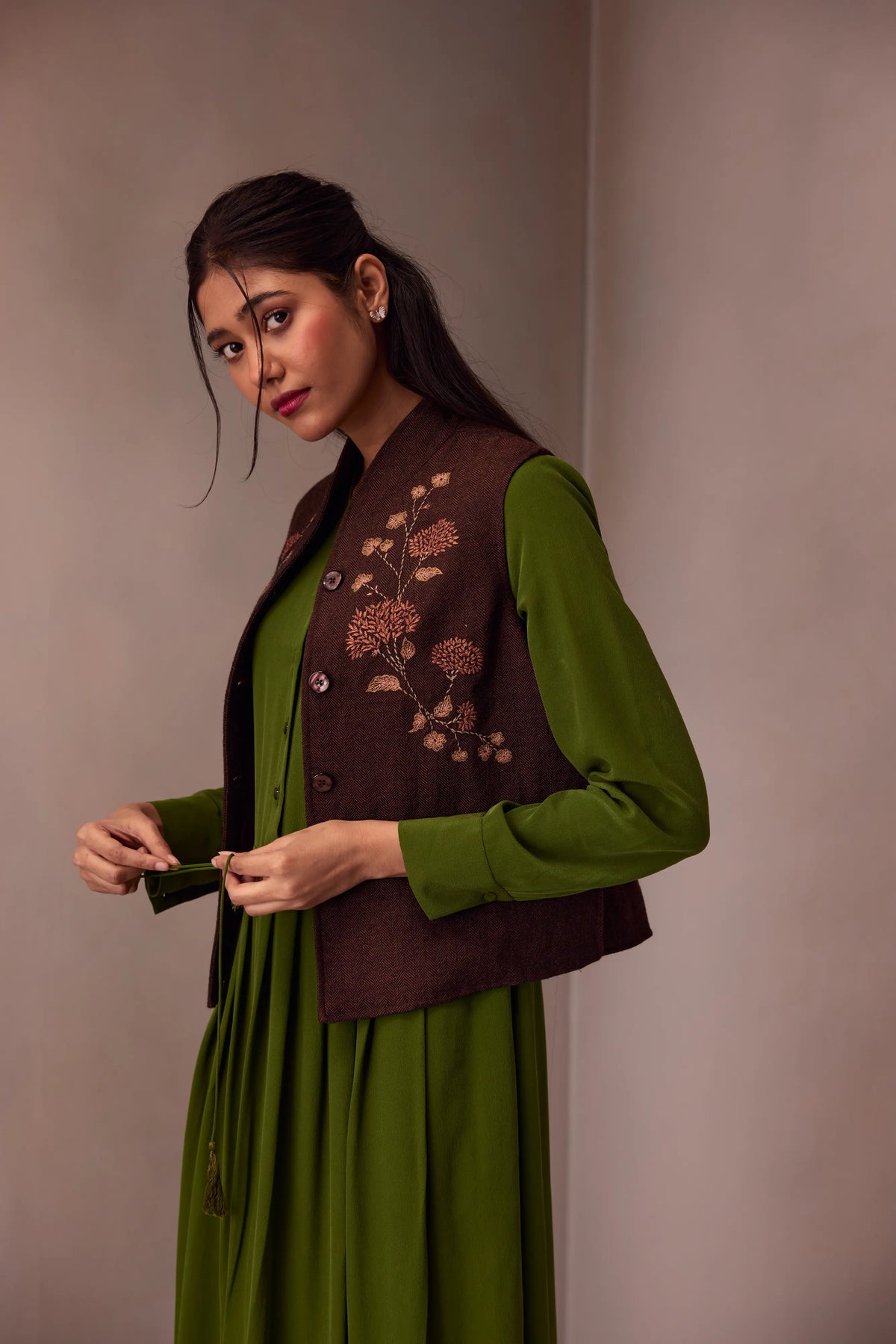 Tavishi Waist  Coat In Merino Wool With Healing Embroidery