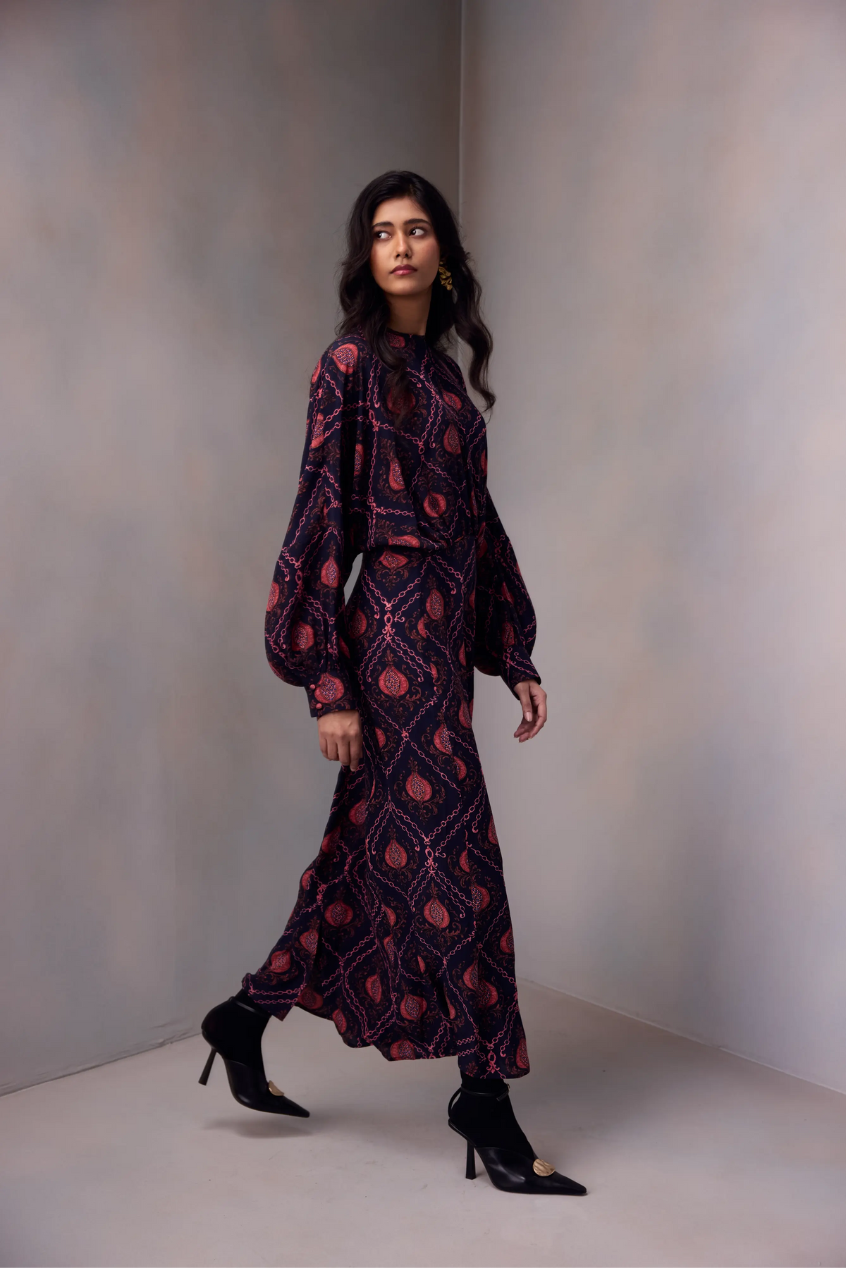 Monique Dress Long in Printed Silk