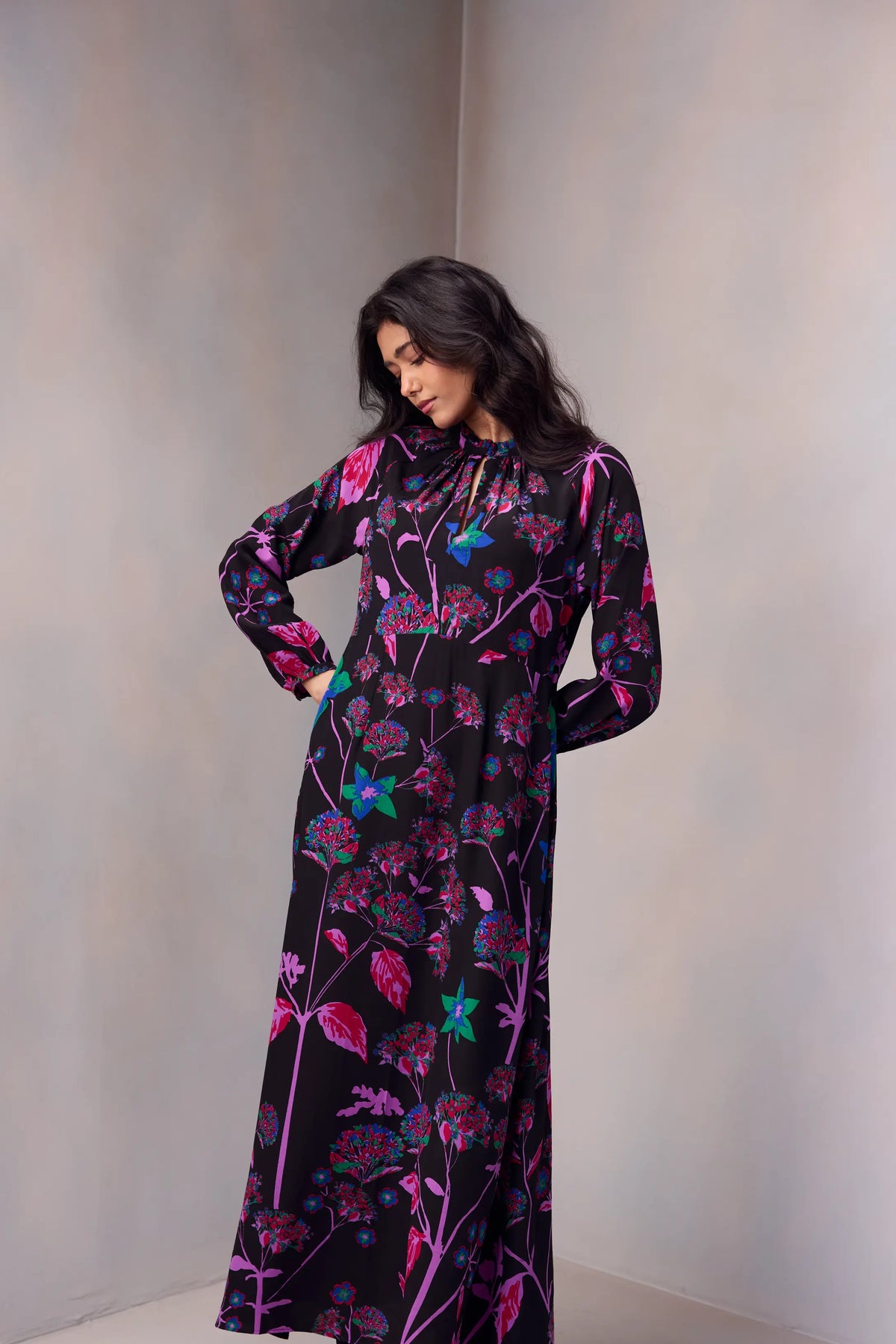 Veena Dress Long In Printed Silk MiDi length