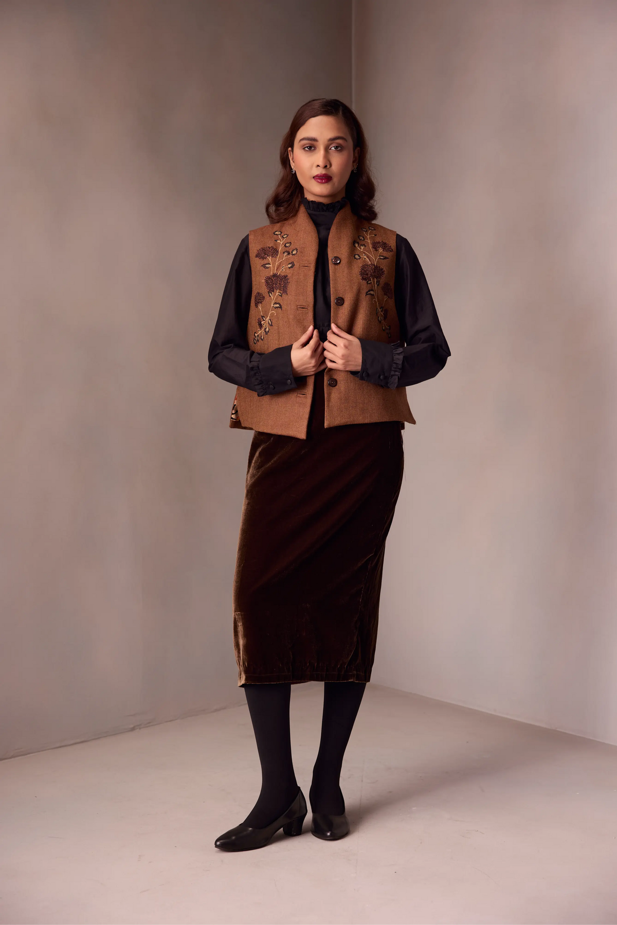 Tavishi Waist  Coat In Merino Wool With Healing Embroidery