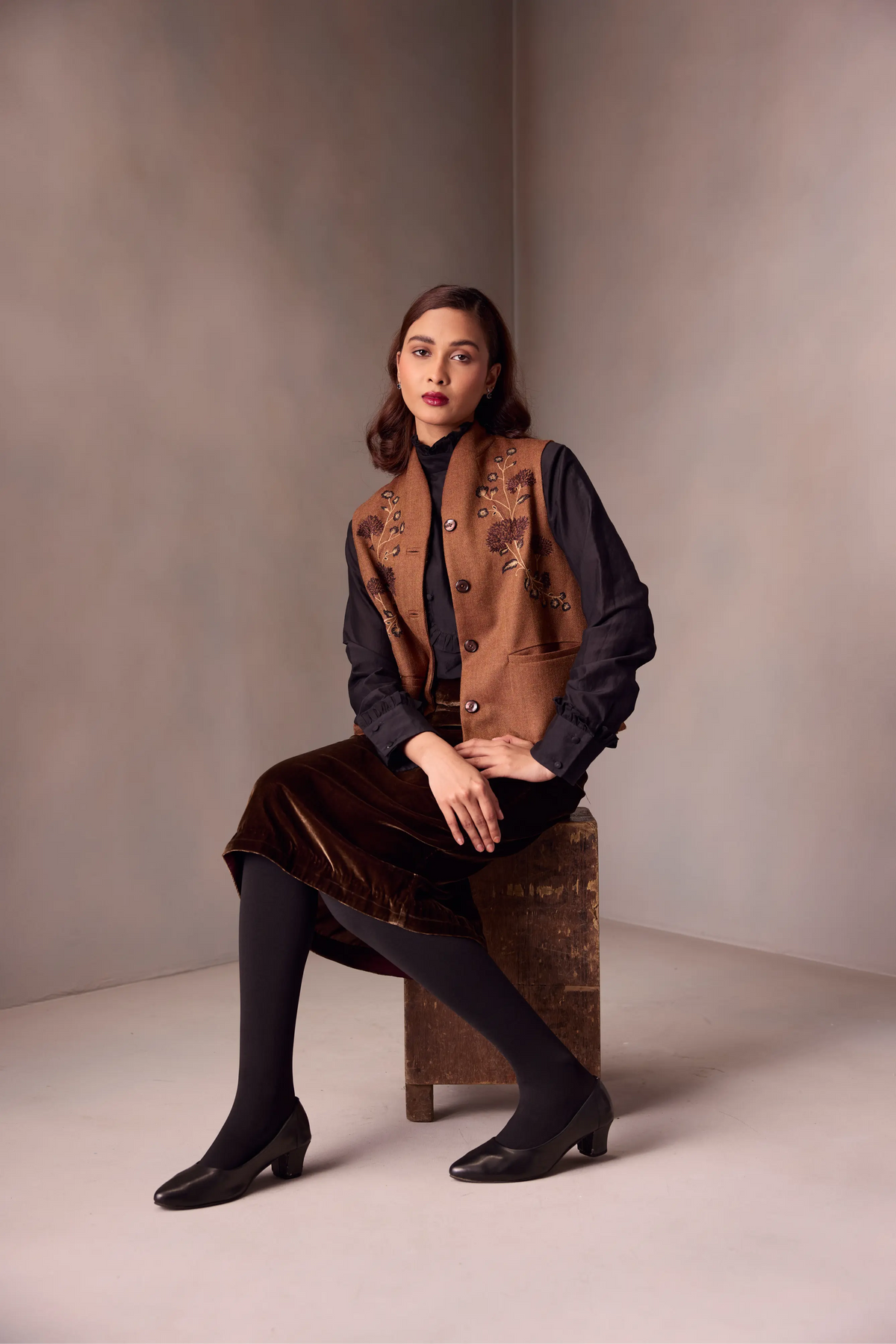 Tavishi Waist  Coat In Merino Wool With Healing Embroidery