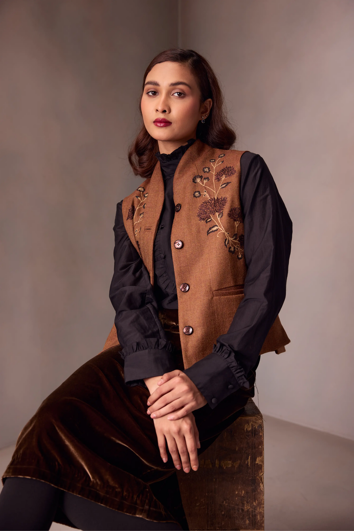 Tavishi Waist  Coat In Merino Wool With Healing Embroidery
