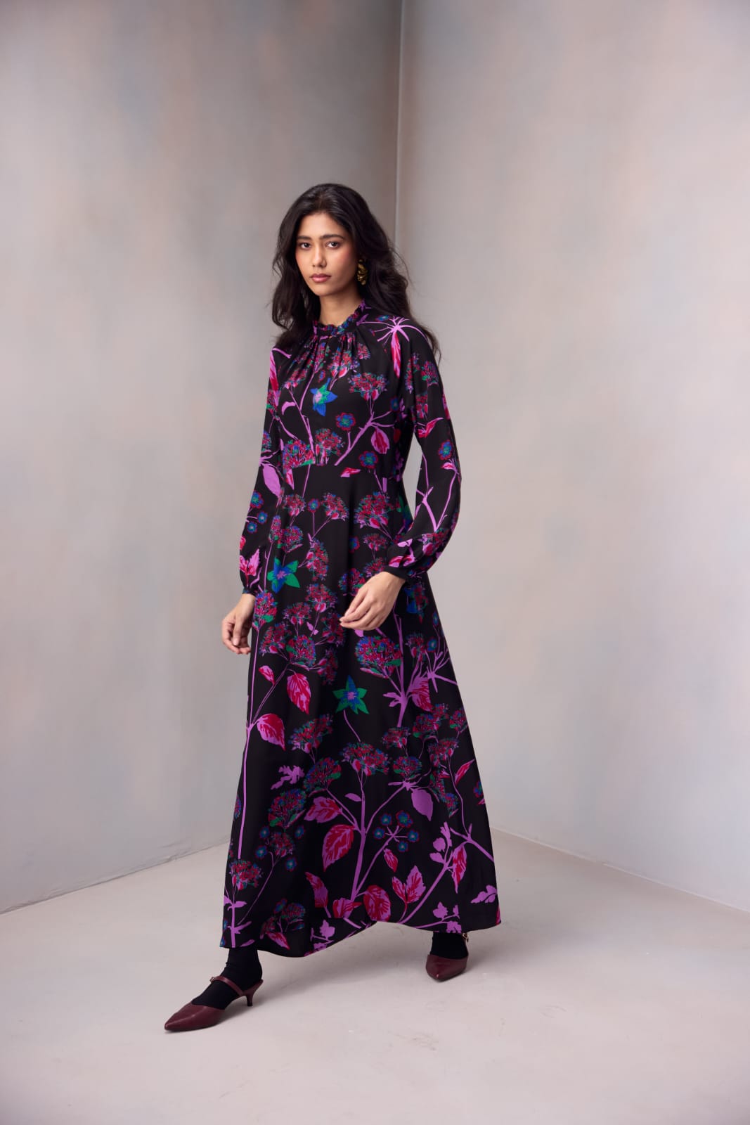 Veena Dress Long In Printed Silk