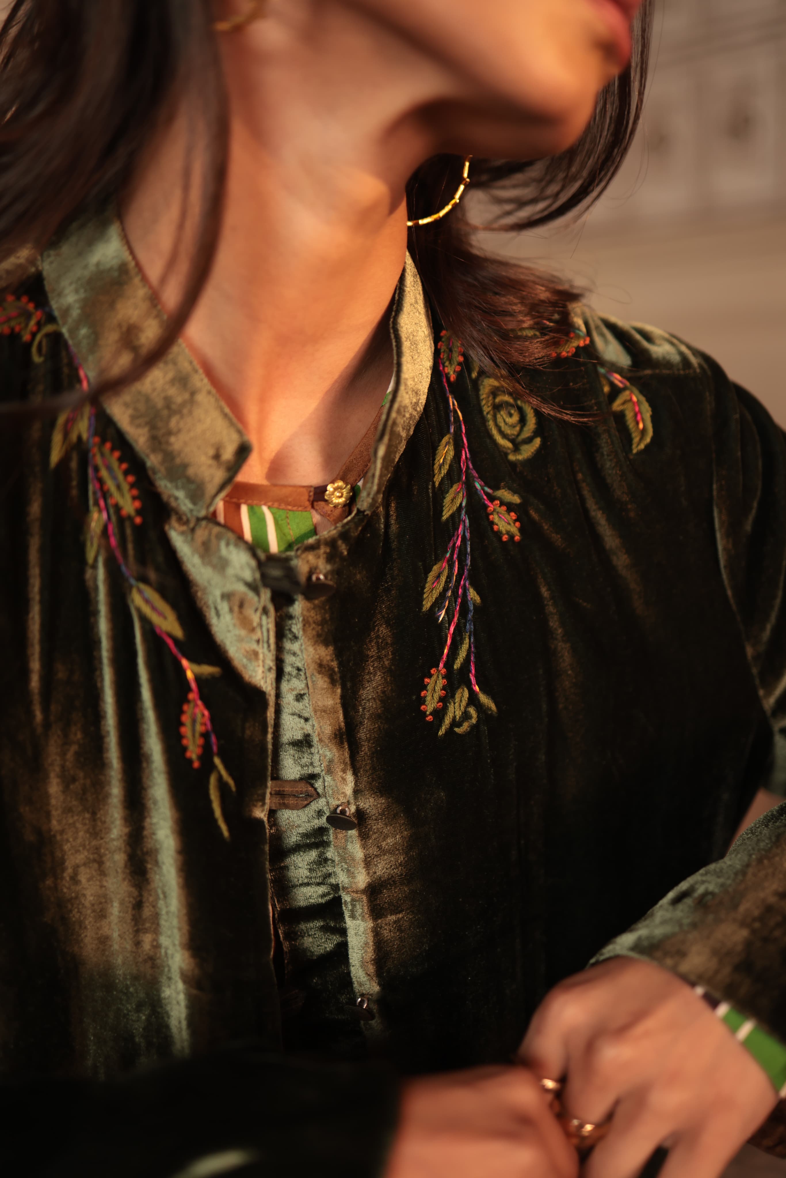SAMEERA JACKET WITH GLOWING ROSE EMBROIDERY